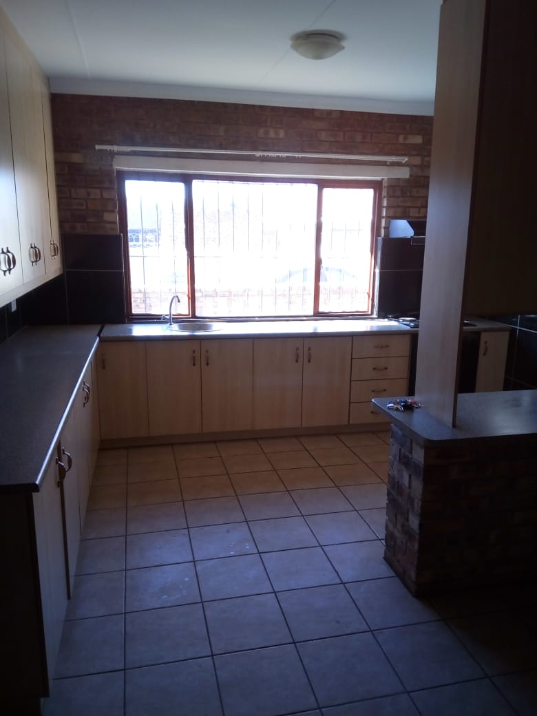 18 Bedroom Property for Sale in Oudorp North West